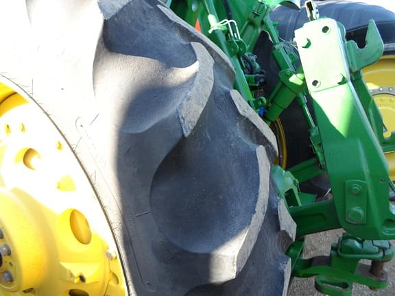 Image of John Deere 8285R equipment image 3