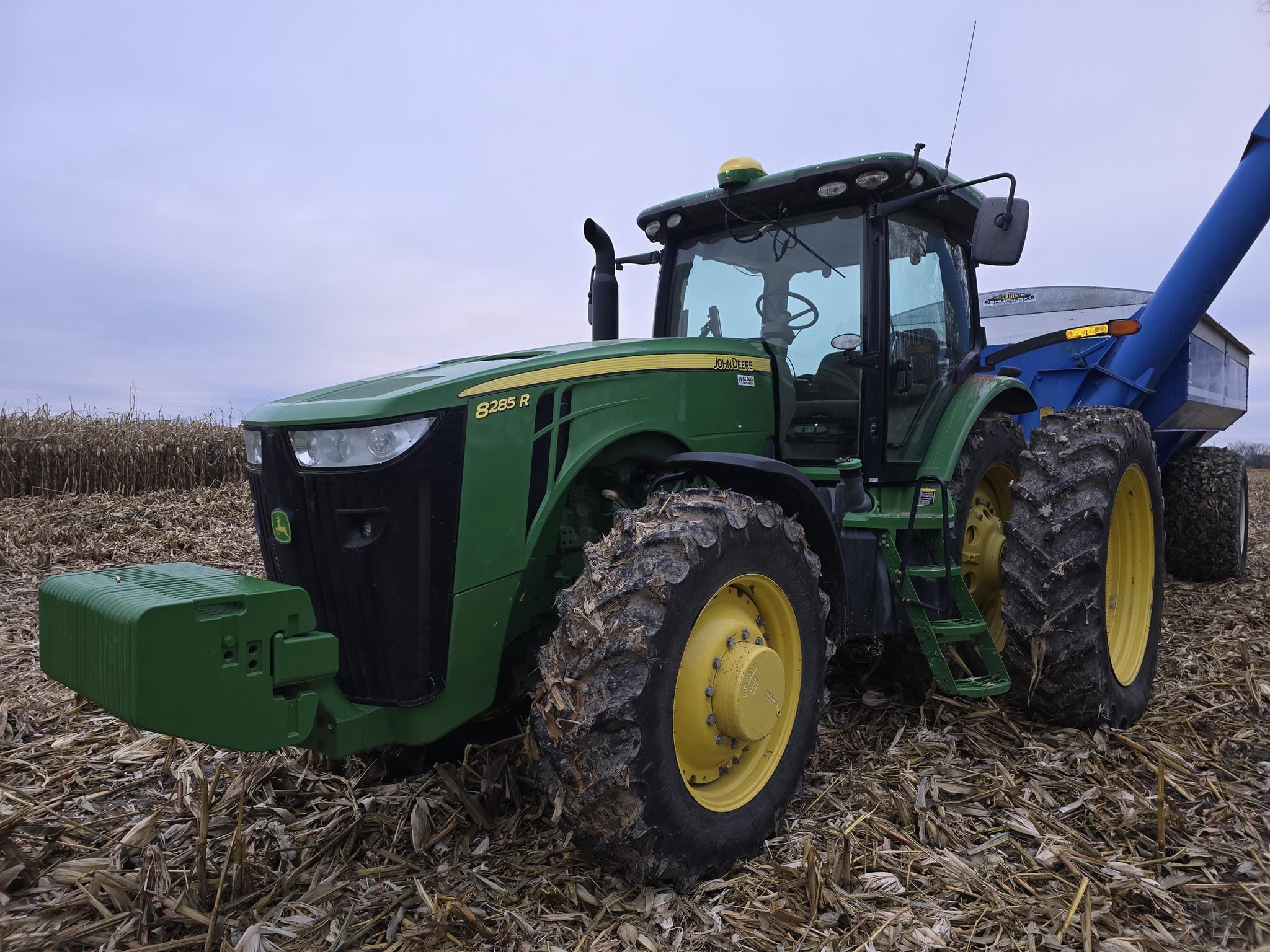 Main image John Deere 8285R