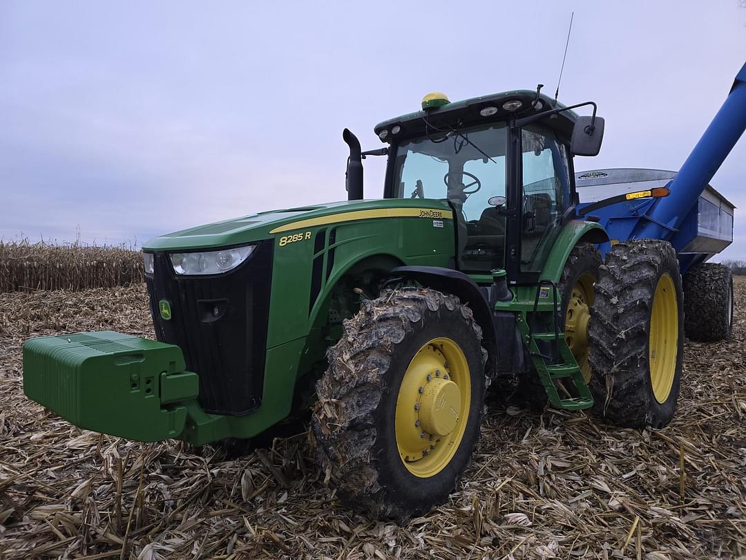 Image of John Deere 8285R Primary image