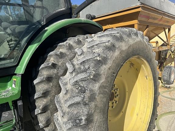 Image of John Deere 8285R equipment image 4