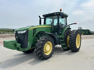 2011 John Deere 8285R Image