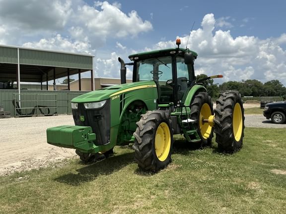 2011 John Deere 8285R Equipment Image0