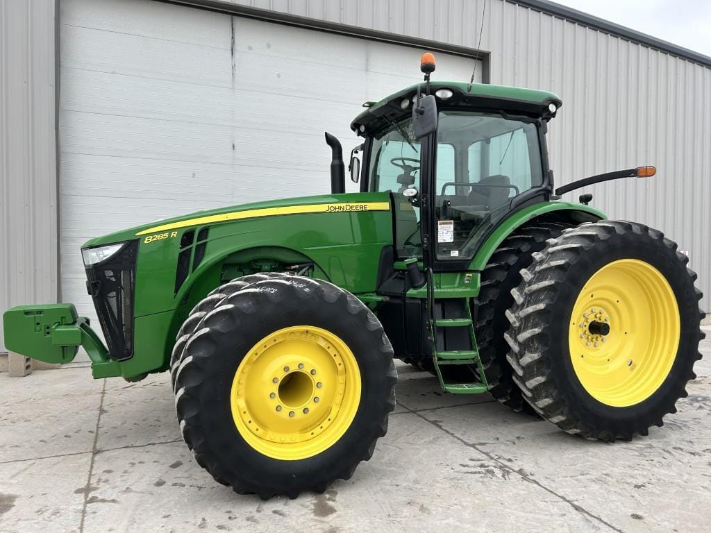2011 John Deere 8285R Equipment Image0