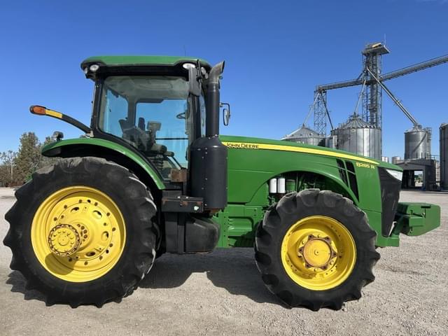 Image of John Deere 8285R equipment image 3