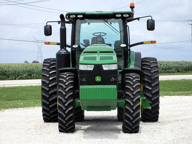 Image of John Deere 8285R equipment image 1