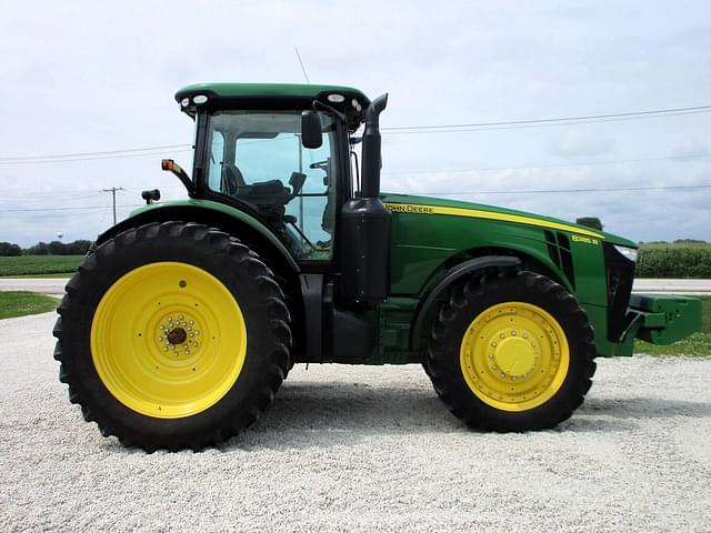 Image of John Deere 8285R equipment image 3