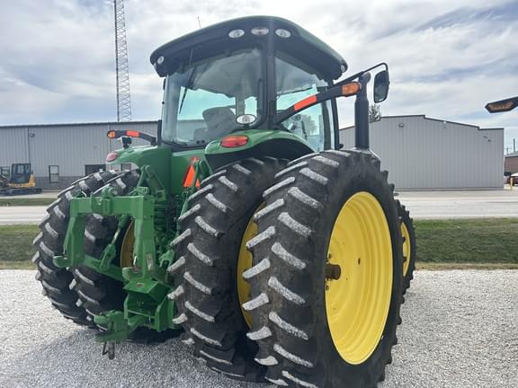 Image of John Deere 8285R equipment image 4