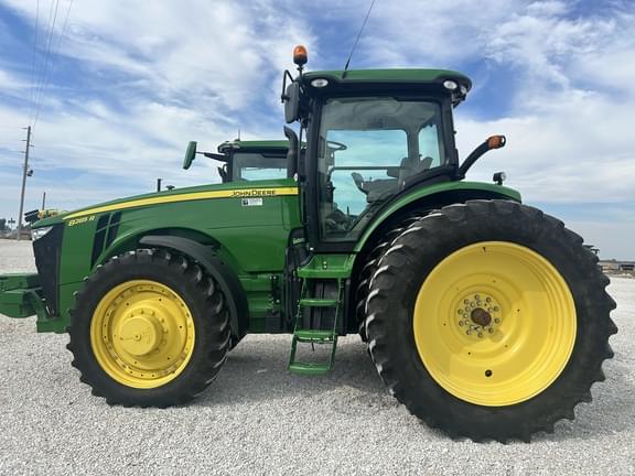Image of John Deere 8285R equipment image 1