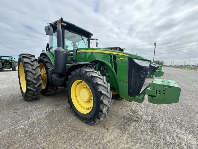 Image of John Deere 8285R equipment image 2