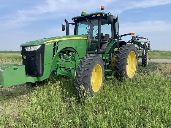 Image of John Deere 8285R equipment image 2