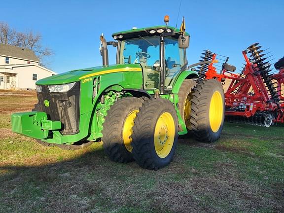 Image of John Deere 8285R equipment image 2