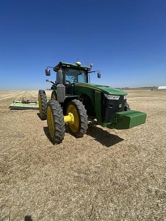 Image of John Deere 8285R equipment image 2