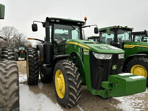 Image of John Deere 8285R equipment image 1