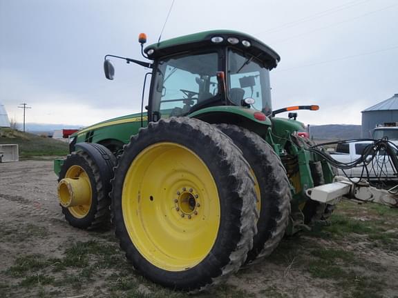 Image of John Deere 8285R equipment image 1
