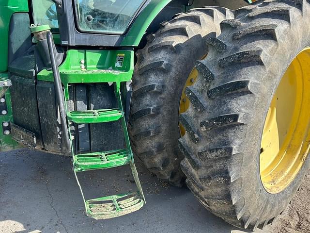 Image of John Deere 8285R equipment image 4