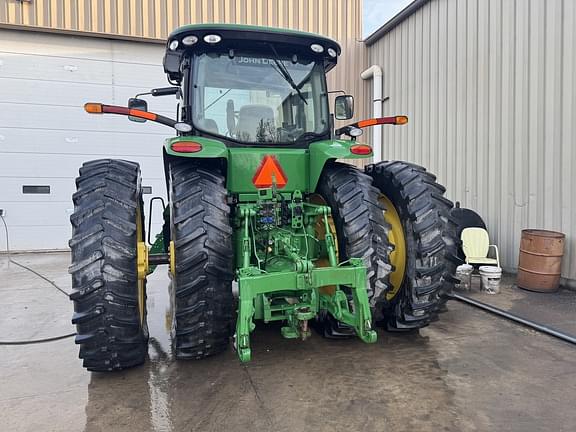 Image of John Deere 8285R equipment image 1