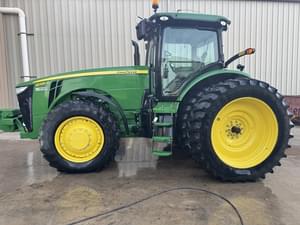2011 John Deere 8285R Image
