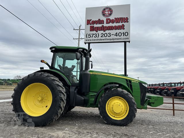 Image of John Deere 8285R equipment image 1