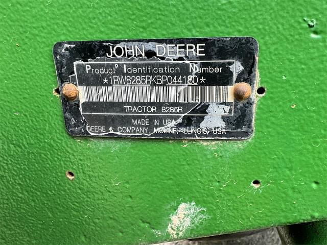 Image of John Deere 8285R equipment image 1