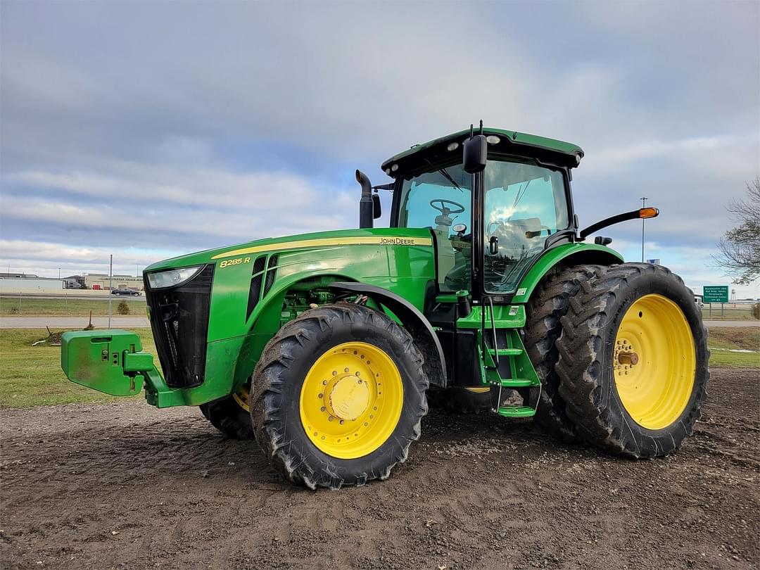 Image of John Deere 8285R Primary Image