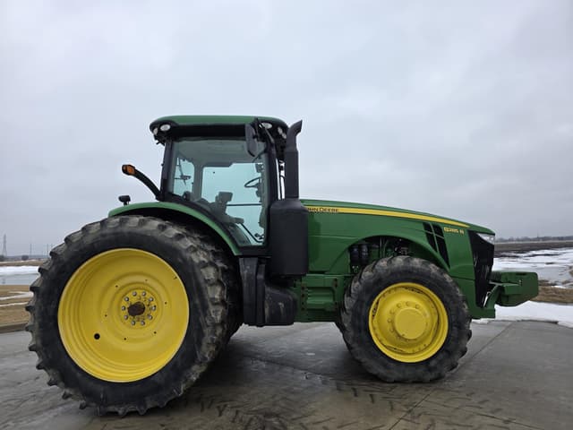 Image of John Deere 8285R equipment image 2