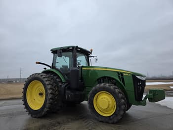 2011 John Deere 8285R Equipment Image0