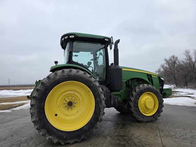 Image of John Deere 8285R equipment image 3