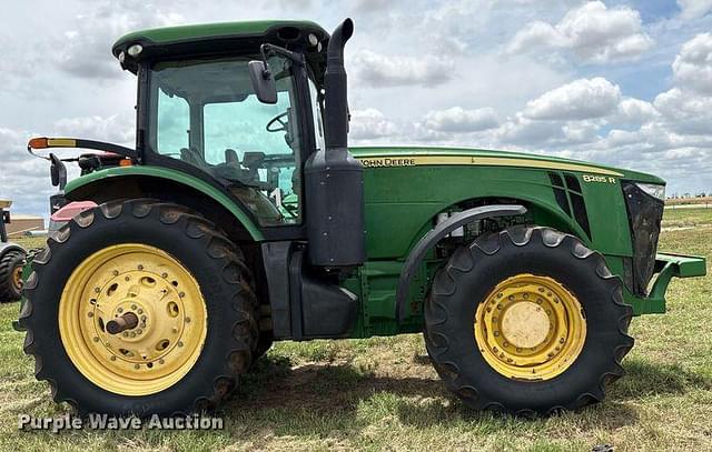 Image of John Deere 8285R equipment image 3
