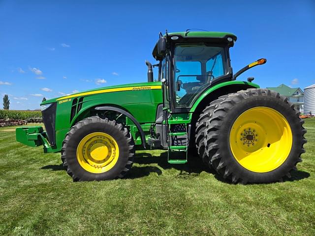 Image of John Deere 8285R equipment image 2