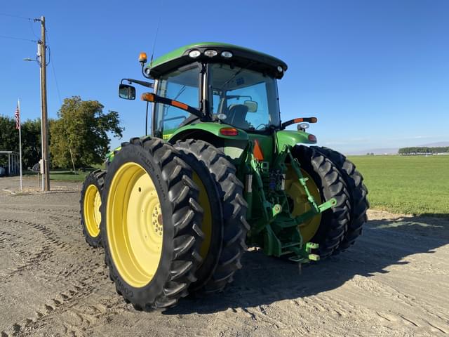 Image of John Deere 8285R equipment image 2