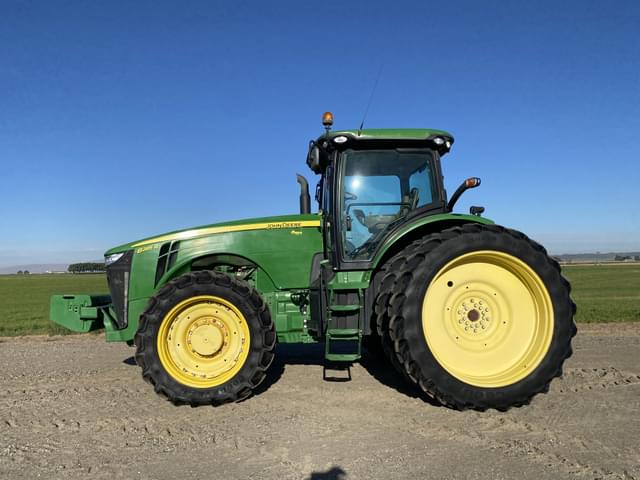 Image of John Deere 8285R equipment image 1