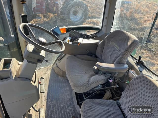 Image of John Deere 8285R equipment image 1