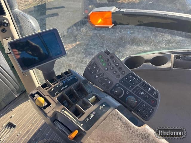 Image of John Deere 8285R equipment image 2