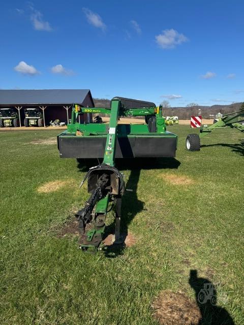 Image of John Deere 830 equipment image 2