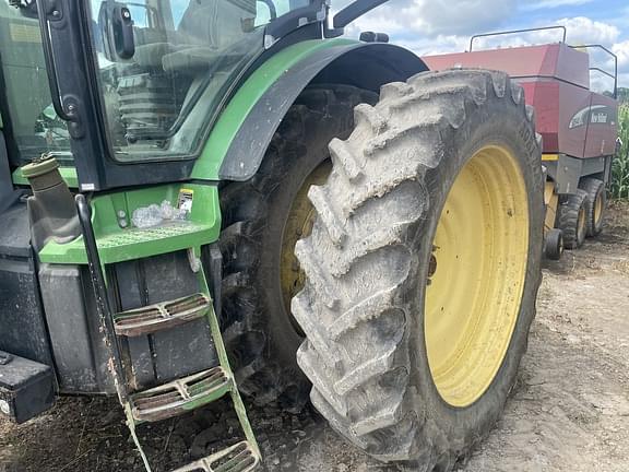 Image of John Deere 8310R equipment image 3