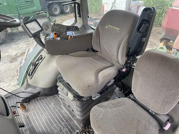 Image of John Deere 8310R equipment image 1