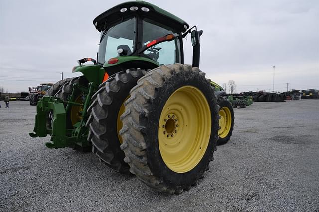 Image of John Deere 8310R equipment image 4