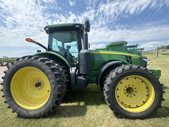 Image of John Deere 8310R equipment image 3