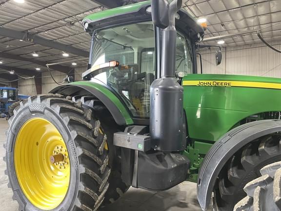 Image of John Deere 8310R equipment image 4