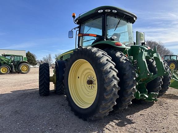 Image of John Deere 8310R equipment image 2