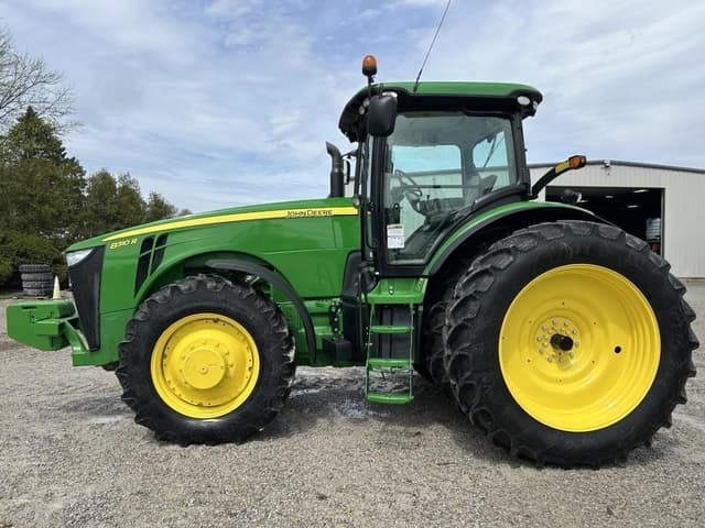 Image of John Deere 8310R equipment image 2