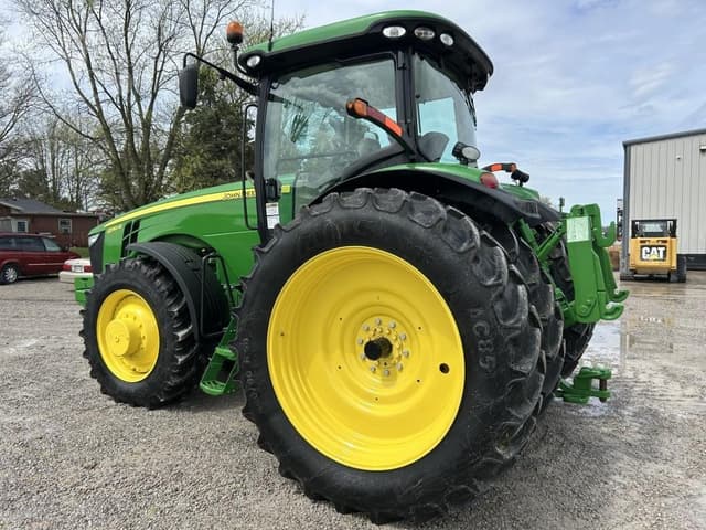 Image of John Deere 8310R equipment image 4