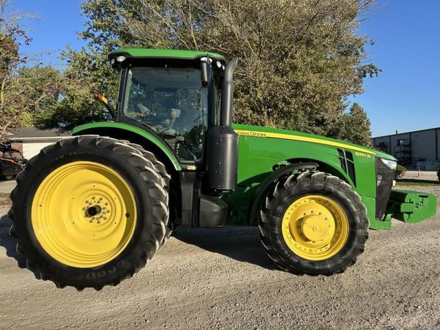 Image of John Deere 8310R equipment image 3