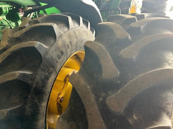 Image of John Deere 8310R equipment image 3