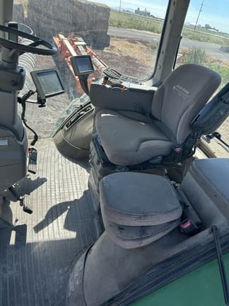 Image of John Deere 8310R equipment image 4