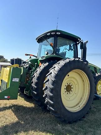 Image of John Deere 8310R equipment image 4