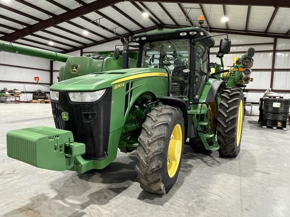 Image of John Deere 8310R equipment image 2