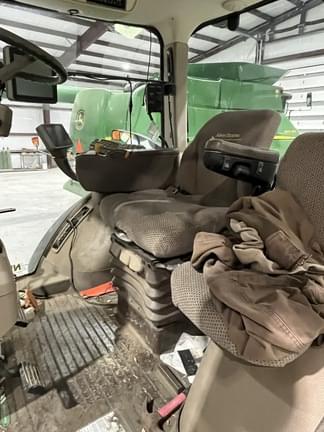 Image of John Deere 8310R equipment image 3