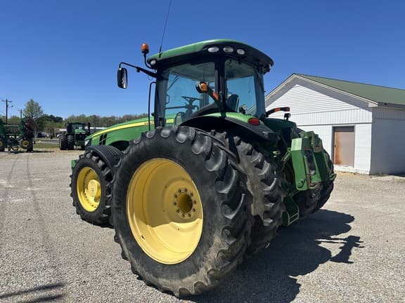 Image of John Deere 8310R equipment image 2