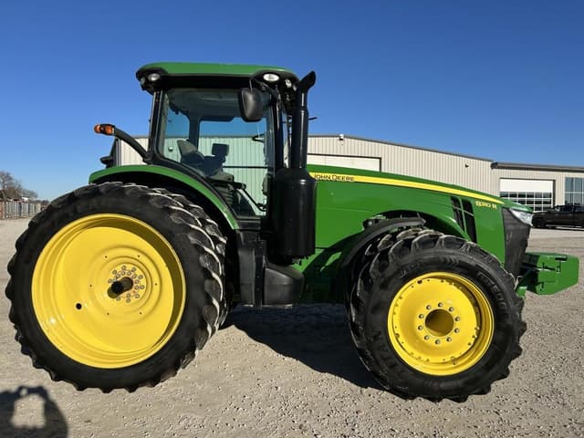 Image of John Deere 8310R equipment image 3
